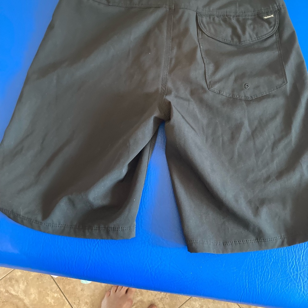 Hurley mens board shorts size 28. Drawstring waist. Quick dry.  Perfect shape - Picture 2 of 6